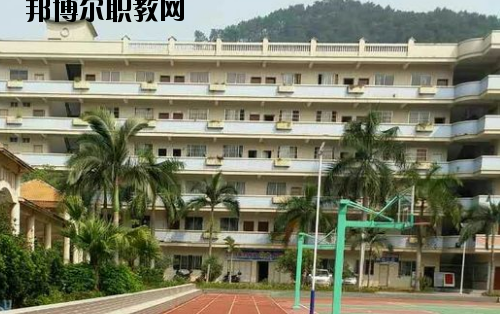 梧州西南中等專業(yè)學(xué)校2020年報(bào)名條件、招生要求、招生對(duì)象