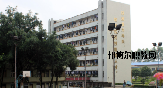 廣西梧州商貿(mào)學(xué)校2020年報(bào)名條件、招生要求、招生對象 