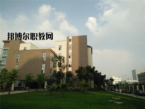 內(nèi)江科技開發(fā)學校2020年報名條件、招生要求、招生對象
