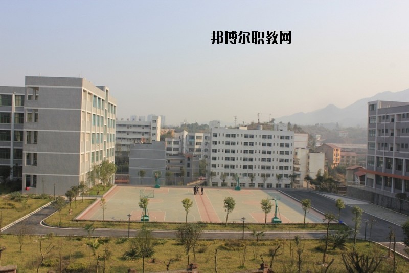 四川省華鎣職業(yè)技術(shù)學(xué)校2020年報名條件、招生要求、招生對象
