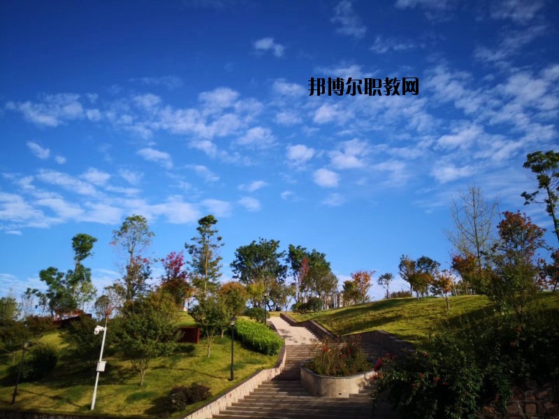成都市工業(yè)職業(yè)技術(shù)學(xué)校2020年報(bào)名條件、招生要求、招生對(duì)象