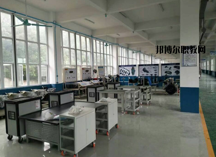 黃石俊賢高級技工學(xué)校2020年報名條件、招生要求、招生對象