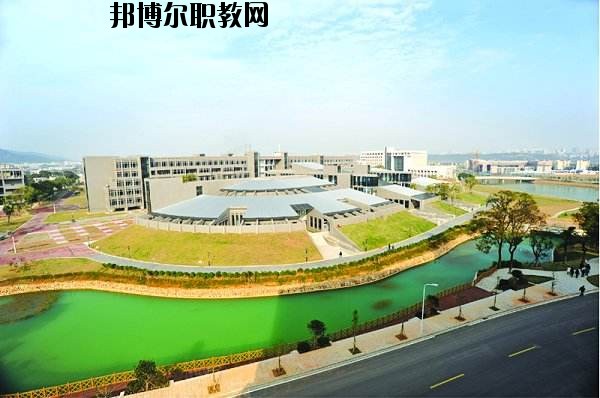 武穴財(cái)貿(mào)中等專業(yè)學(xué)校2020年報(bào)名條件、招生要求、招生對象