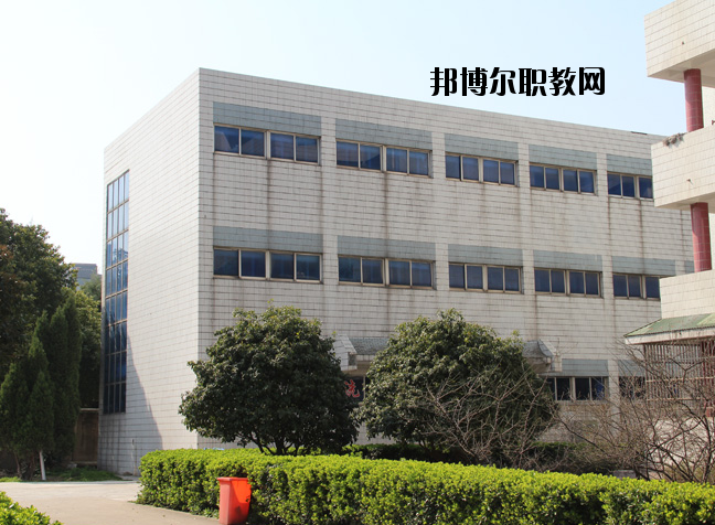 蘇州衛(wèi)生職業(yè)學(xué)校2020年報名條件、招生要求、招生對象