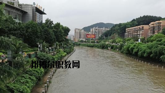 貴陽長(zhǎng)征職業(yè)技術(shù)學(xué)校2020年報(bào)名條件、招生要求、招生對(duì)象