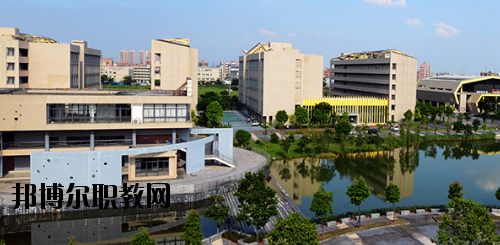 東莞理工學(xué)校2020年報名條件、招生要求、招生對象