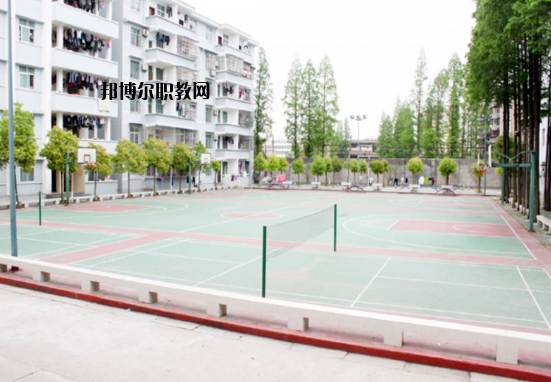 湖北潛江衛(wèi)生學(xué)校2020年報(bào)名條件、招生要求、招生對(duì)象