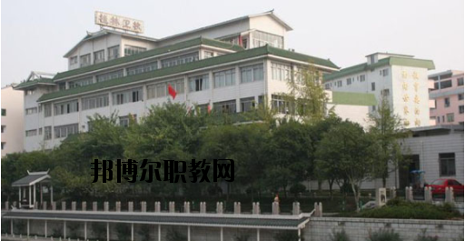 桂林衛(wèi)生學(xué)校2020年報名條件、招生要求、招生對象