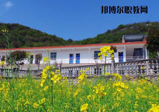 景德鎮(zhèn)傳統(tǒng)文化職業(yè)學(xué)校2020年報名條件、招生要求、招生對象