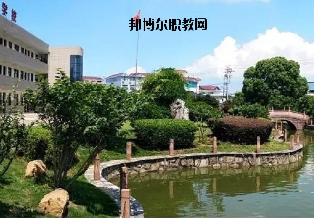 寧?？h雙林職業(yè)學校2020年招生辦聯系電話