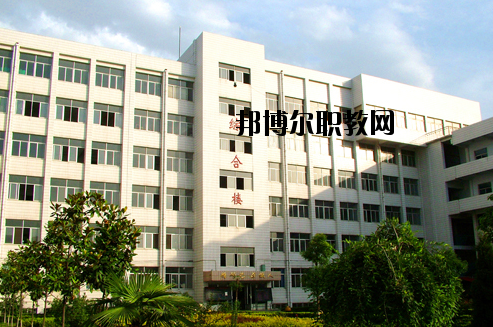 南陽文化藝術(shù)學(xué)校2021年報(bào)名條件、招生要求、招生對(duì)象