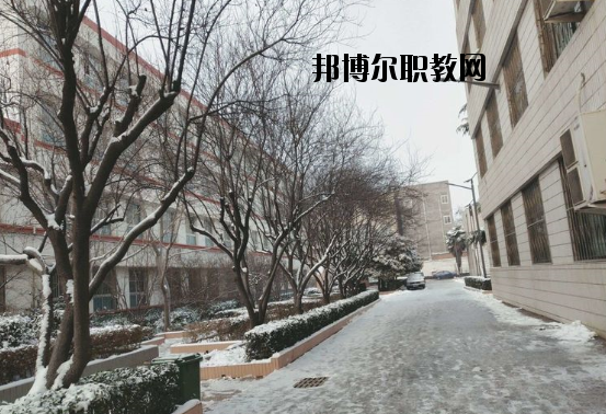 河南平頂山外國(guó)語(yǔ)學(xué)校2021年報(bào)名條件、招生要求、招生對(duì)象