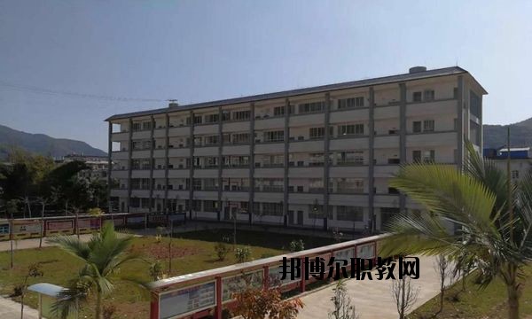 孟連縣職業(yè)高級中學(xué)2020年報名條件、招生要求、招生對象