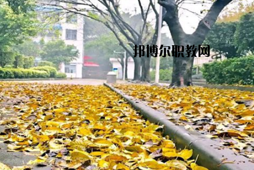 廣東輕工職業(yè)技術(shù)學(xué)校2020年報名條件、招生要求、招生對象
