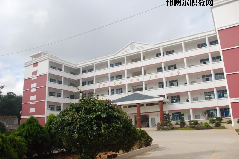祥云縣職業(yè)高級(jí)中學(xué)2020年報(bào)名條件、招生要求、招生對(duì)象