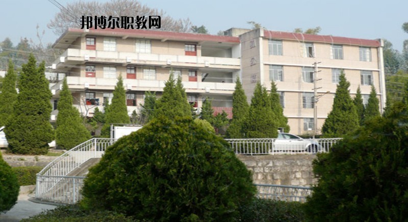 保山隆陽區(qū)職業(yè)技術(shù)學(xué)校2020年報(bào)名條件、招生要求、招生對象