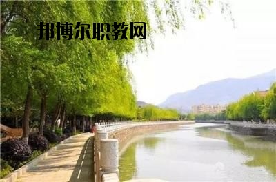 華坪縣職業(yè)高級(jí)中學(xué)2020年報(bào)名條件、招生要求、招生對(duì)象