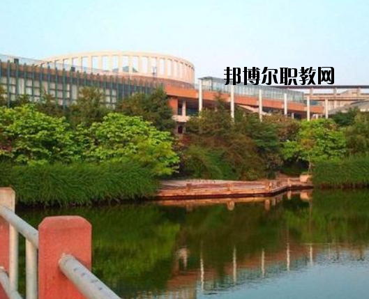 宜昌體育運動學(xué)校2020年報名條件、招生要求、招生對象