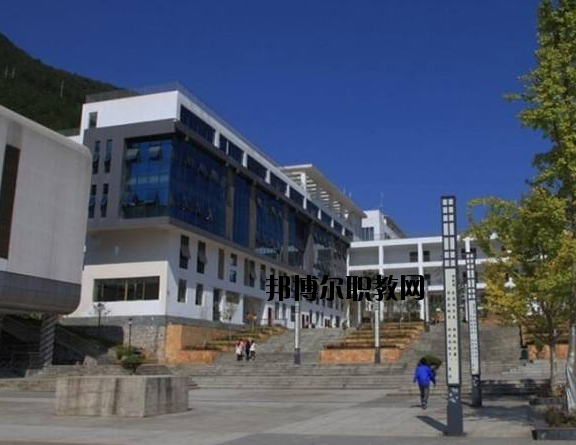 湖北宜昌城市建設(shè)學(xué)校2020年報名條件、招生要求、招生對象