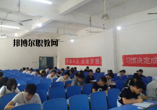 南昌鐵航交通衛(wèi)生職業(yè)學(xué)校怎么樣、好不好