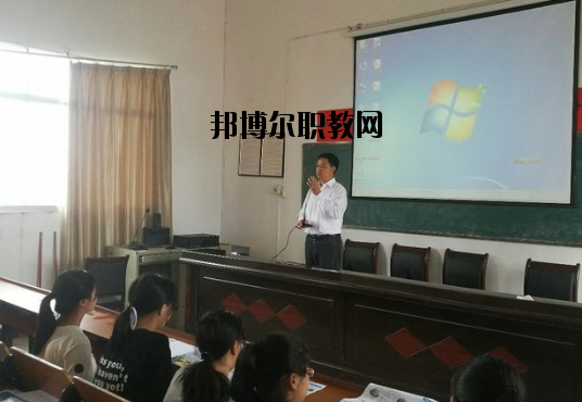 吉安扶園職業(yè)高中2020年招生辦聯(lián)系電話(huà)