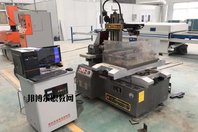 濮陽(yáng)第六技工學(xué)校2021年有哪些專業(yè)