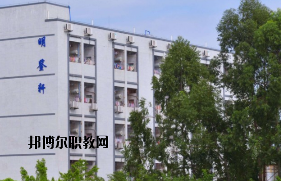 廣東高新技術(shù)技工學(xué)校2020年報名條件、招生要求、招生對象