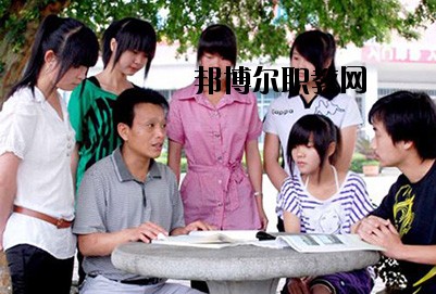 內(nèi)江奮發(fā)職業(yè)學(xué)校2020年報名條件、招生要求、招生對象