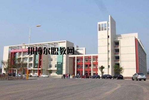 內(nèi)江宏昌職業(yè)技術(shù)學(xué)校2020年報(bào)名條件、招生要求、招生對象