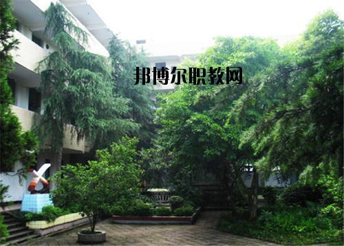 內江求是職業(yè)技術學校2020年報名條件、招生要求、招生對象