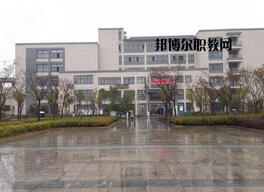 合肥工業(yè)學(xué)校2020年報名條件、招生要求、招生對象
