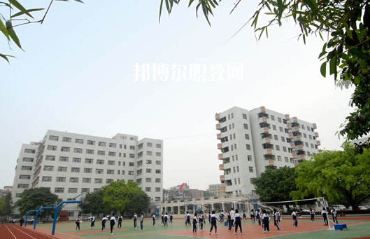 廣州醫(yī)藥職業(yè)學(xué)校2020年報(bào)名條件、招生要求、招生對(duì)象