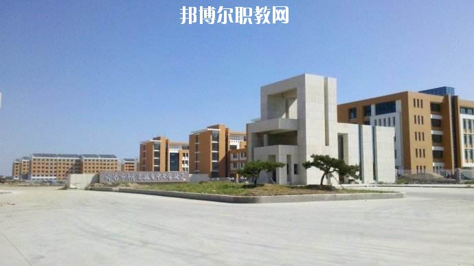 確山縣職業(yè)教育中心2021年報名條件、招生要求、招生對象