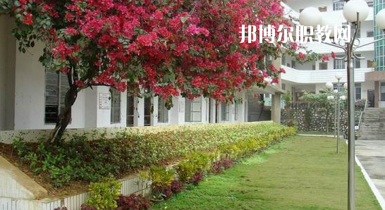 廣西輕工技師學(xué)院2020年報(bào)名條件、招生要求、招生對(duì)象