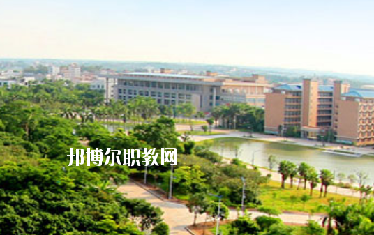 湛江理工職業(yè)學校2020年報名條件、招生要求、招生對象