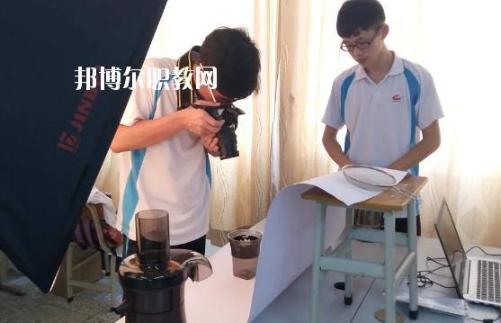 佛山順德區(qū)胡錦超職業(yè)技術(shù)學(xué)校2020年報名條件、招生要求、招生對象