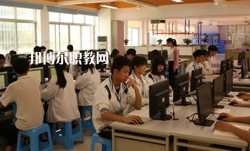佛山順德區(qū)李偉強(qiáng)職業(yè)技術(shù)學(xué)校怎么樣、好不好