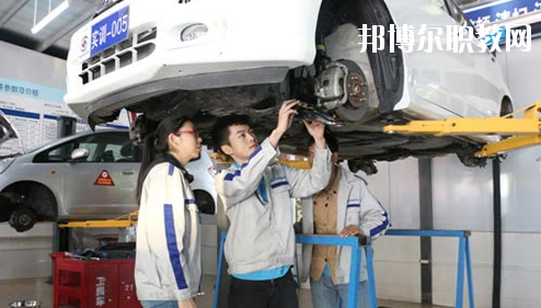 廣東2020年女生學汽修學校有前途嗎