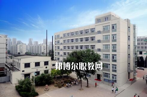 南陽經(jīng)濟貿(mào)易學校2021年報名條件、招生要求、招生對象