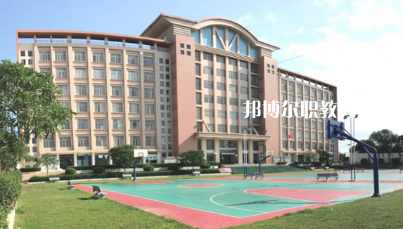 高州第一技工學(xué)校2020年招生辦聯(lián)系電話(huà)