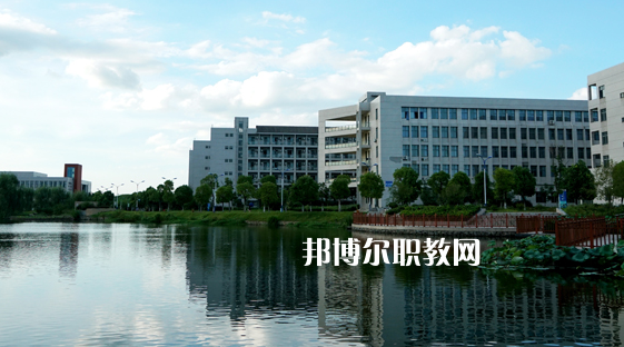 安徽銅陵技師學(xué)院2021年報名條件、招生要求、招生對象