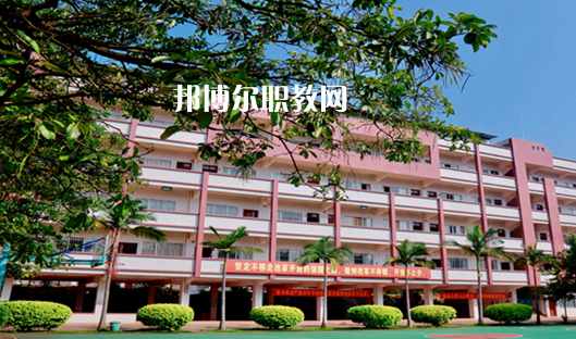 肇慶廣寧衛(wèi)生中等職業(yè)技術(shù)學(xué)校2021年報(bào)名條件、招生要求、招生對象