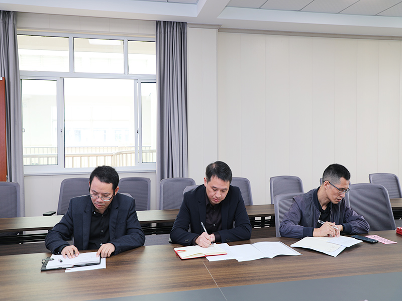 江蘇省蘇州絲綢中等專業(yè)學校2021年招生辦聯系電話