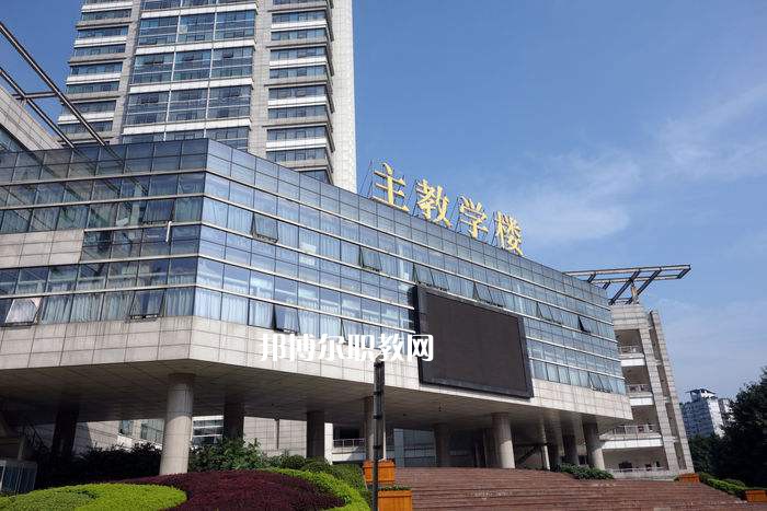 達(dá)州華西職業(yè)技術(shù)學(xué)校2021年報(bào)名條件、招生要求