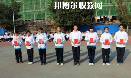 重慶市墊江縣第二職業(yè)中學校2021年報名條件、招生要求、招生對象
