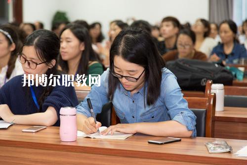 成都2021年幼師學?？梢詫W什么