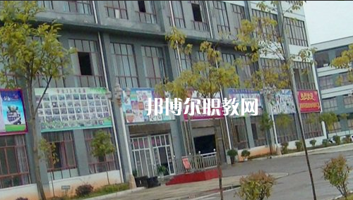 黔西南州英才職業(yè)技術(shù)學(xué)校2021年報(bào)名條件、招生要求、招生對(duì)象
