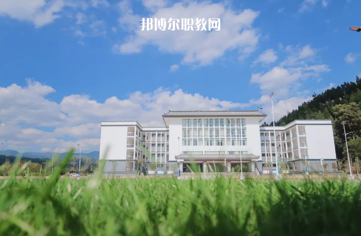 澄江縣職業(yè)高級中學2021年報名條件、招生要求、招生對象