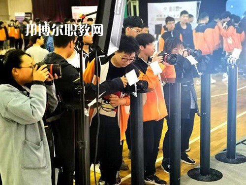 泰州市鳳凰藝術(shù)學(xué)校2021年報(bào)名條件、招生要求、招生對(duì)象