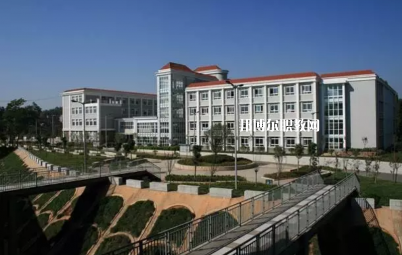 昆明官渡區(qū)職業(yè)高級(jí)中學(xué)2021年學(xué)費(fèi)、收費(fèi)多少